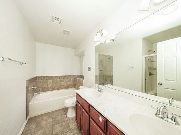 3rd image of 4192 Queens Dr