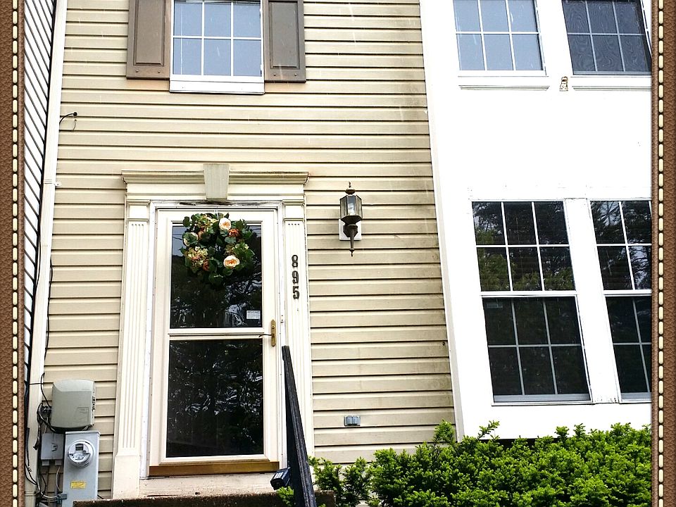 1st image of 895 Chestnut Cove Dr