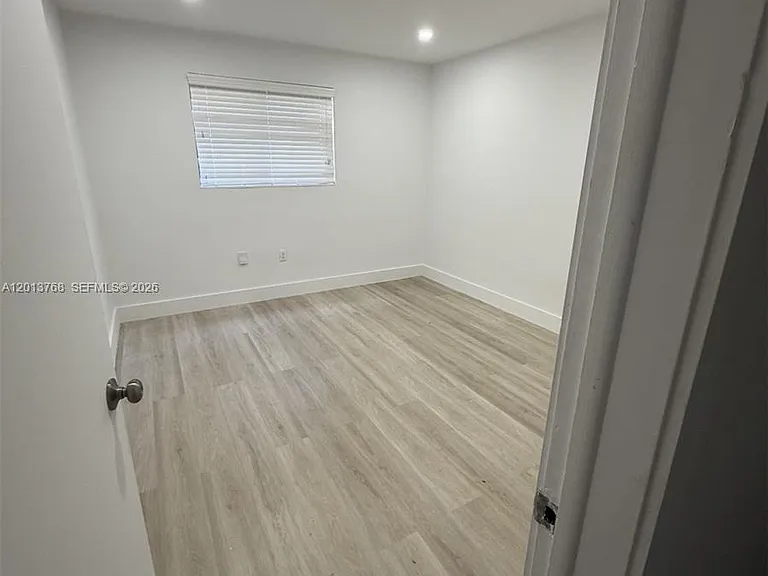 9401 SW 64th Ter — Photo 8