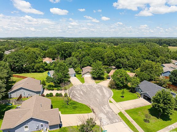 4th image of 508 River Bend Ct