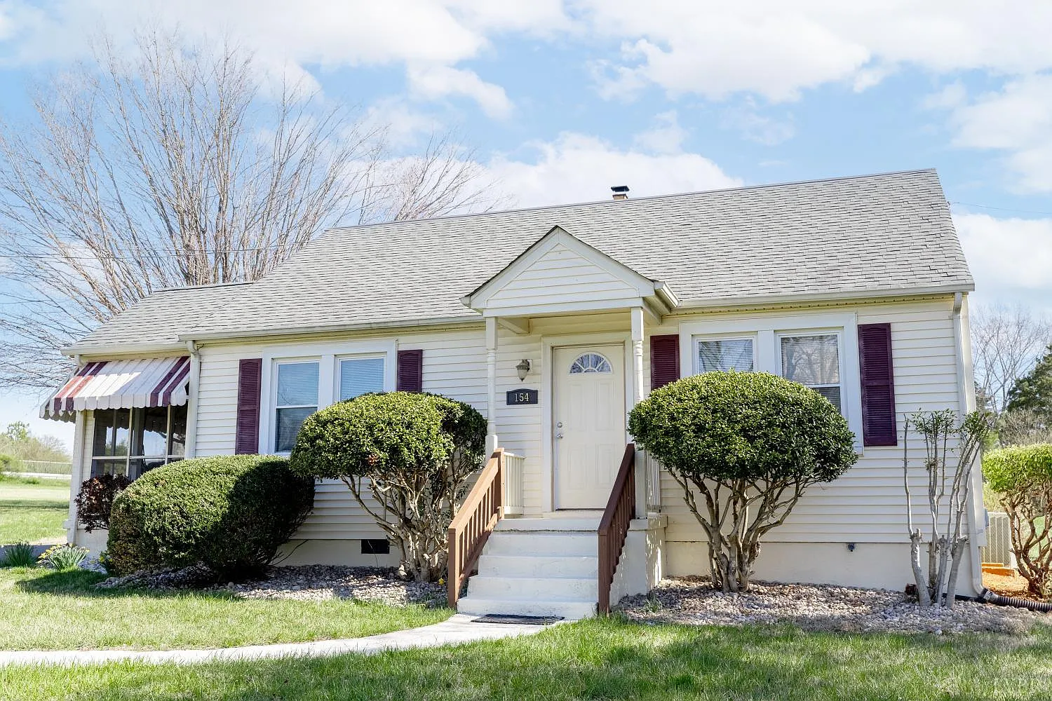 154 Lake Court Ave photo 1