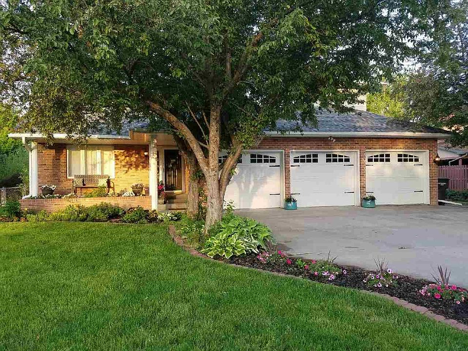 1st image of 3132 Lakepark Ln