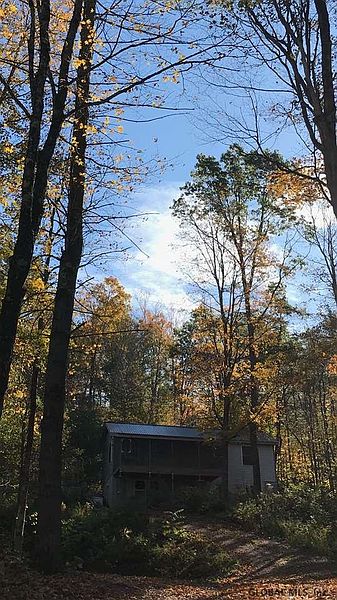 3rd image of 424 E LAKE Road