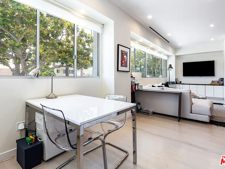 838 N Doheny Dr #203 — Photo 9