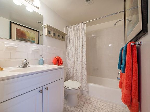 5th image of 9830 Fairfax Sq APT 350