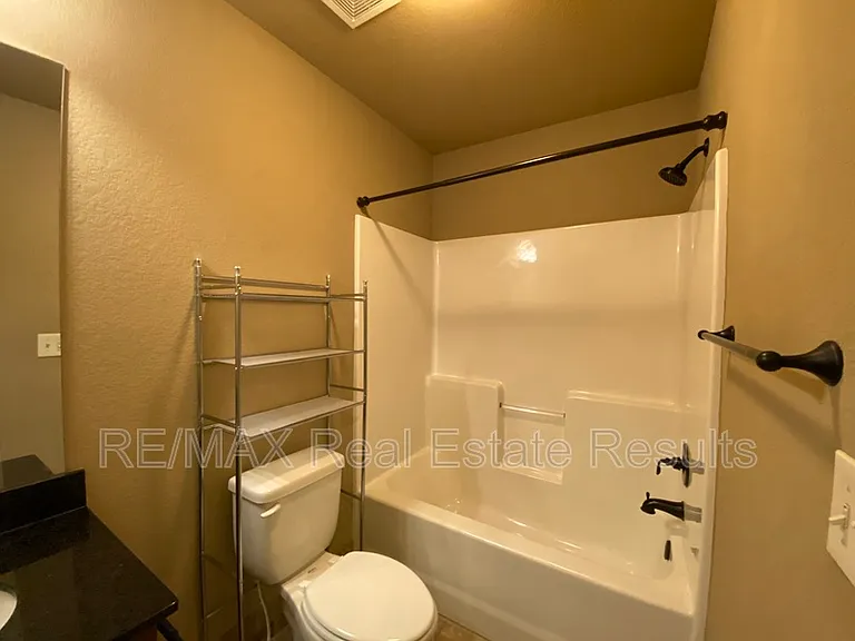 2411 S 11th Pl — Photo 14