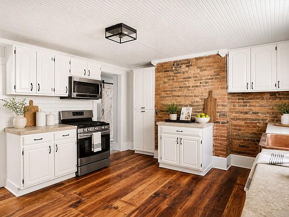 4th image of 317 N Kent St