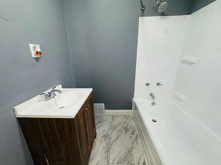 10004 Mt Auburn Ave — Photo 43