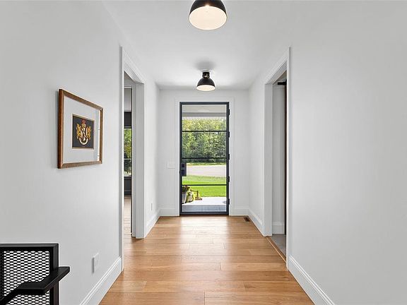 5th image of 622 Stelter Lane