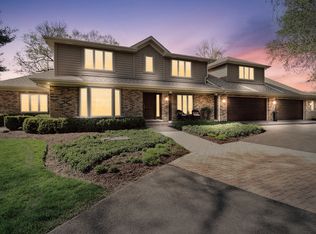 18 Bow Ln, Barrington, IL 60010