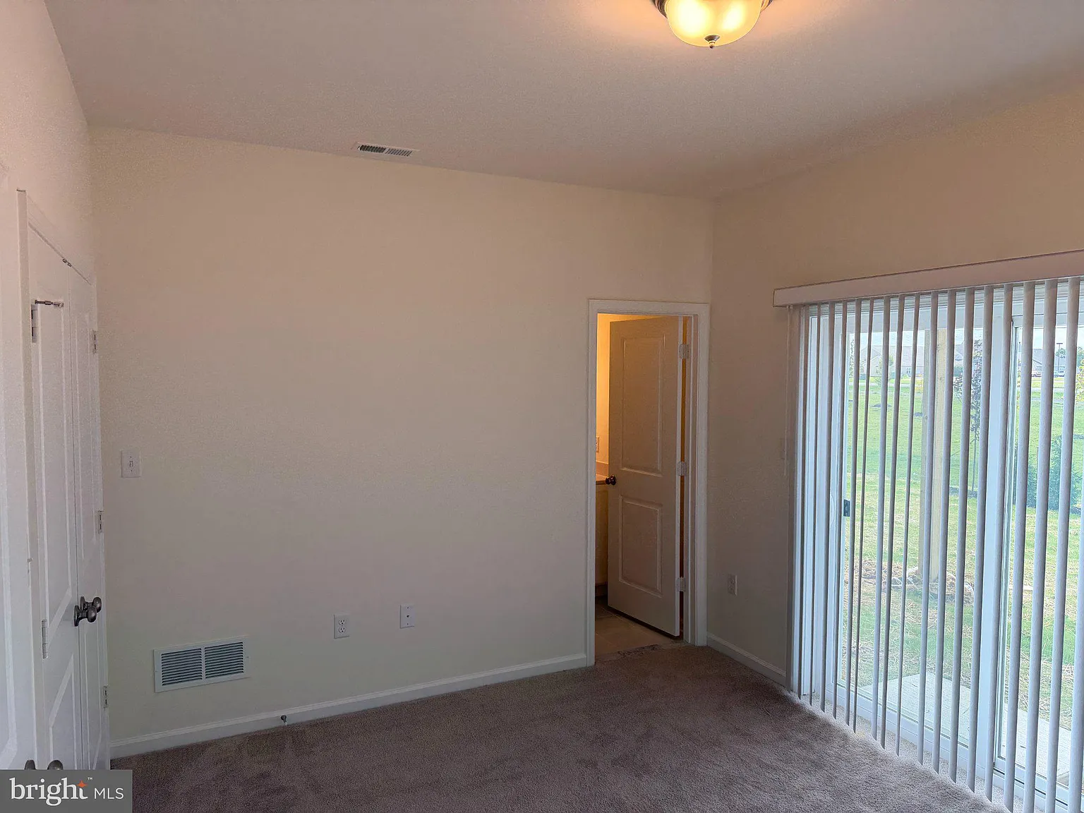 4 bed, 3.5 bath, $2,100 — Photo 3