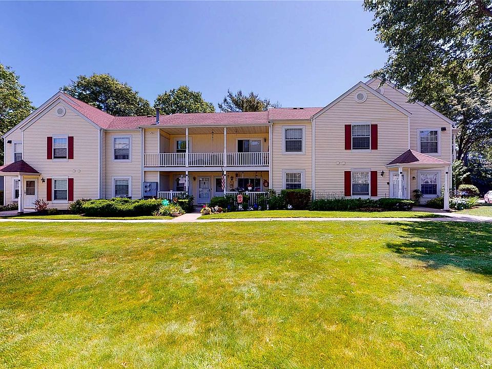 1st image of 257 Fairview Cir #257
