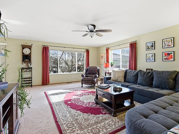 2nd image of 305 Kelly Rd APT F21