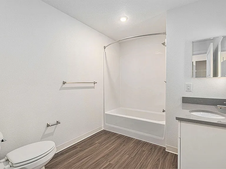 Eagle Ridge Apartment Homes — Photo 33