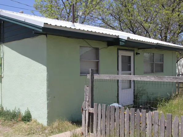 1105 1/2 W 14th St, Portales, NM 88130