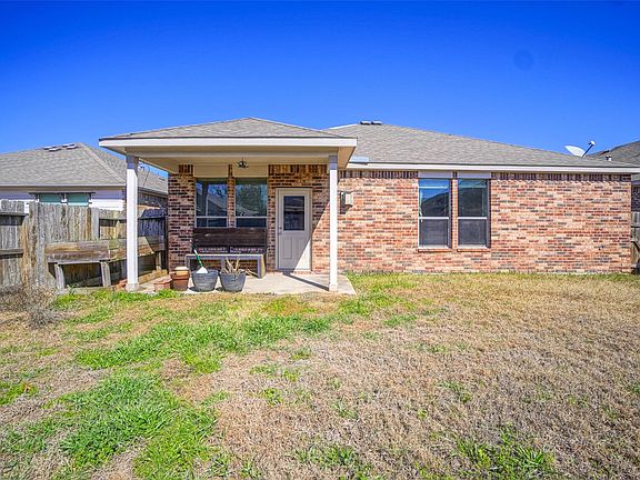 3rd image of 8206 Jasmine Ct