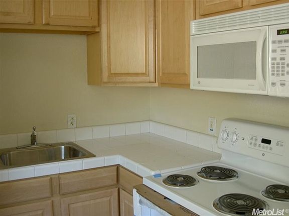 3rd image of 2608 C St