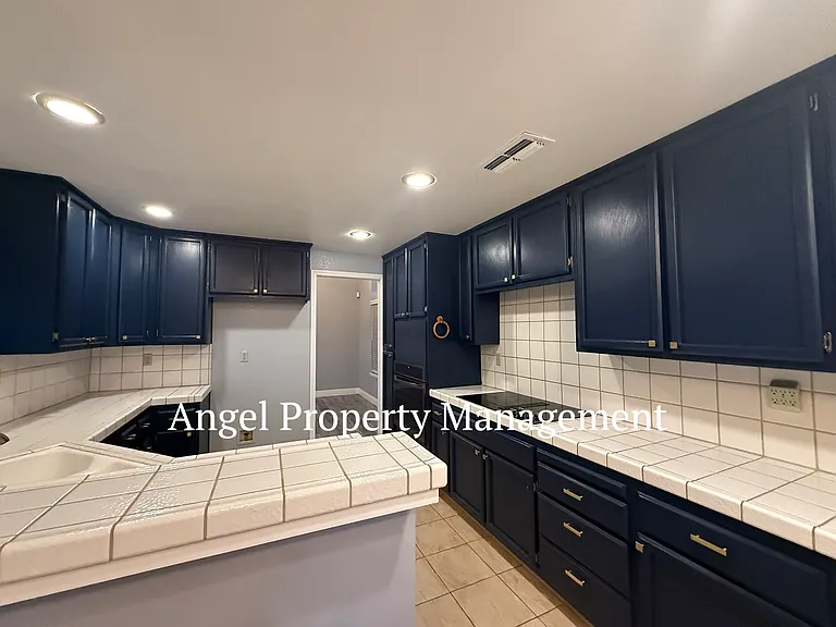 9131 Brienne Way — Photo 5