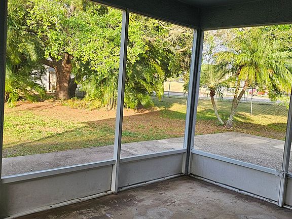 5th image of 419 Martigues Dr