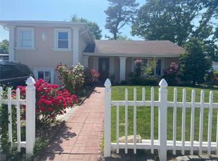 290 Leaf Ave, Central Islip, NY 11722