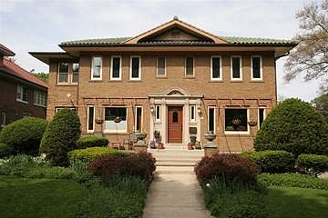 1st image of 810 N Bonnie Brae Pl