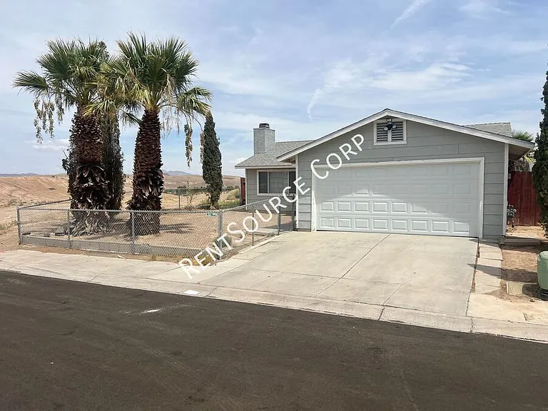 841 Chateau Way — Photo 3