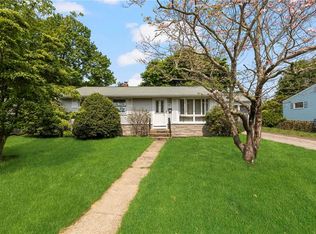 27 Liverpool St, Warwick, RI 02886