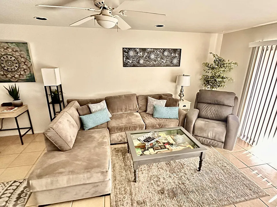 N Paradise Village Pkwy W