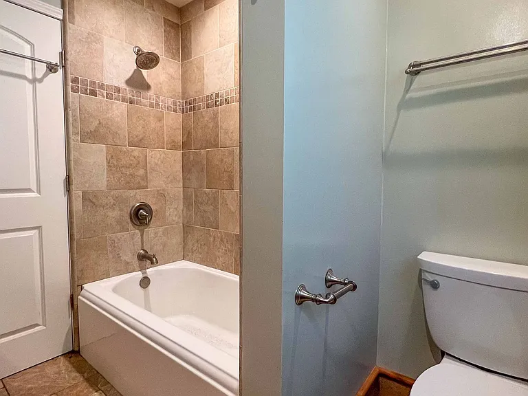 5635 Urban Dr — Photo 7
