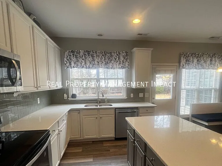 5434 Wind Mountain Ln — Photo 13