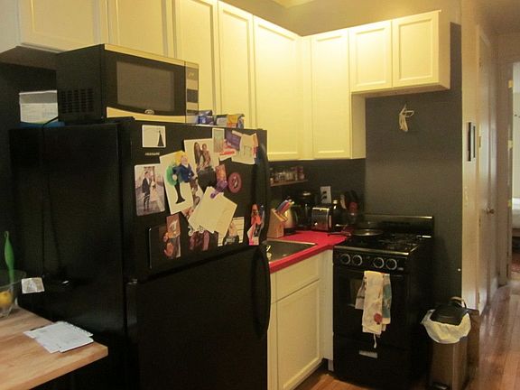 2nd image of 133 Meserole St #3K