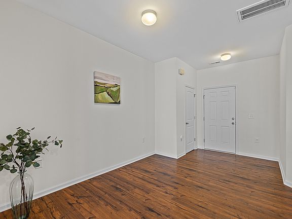 4th image of 1038 Laceflower Dr