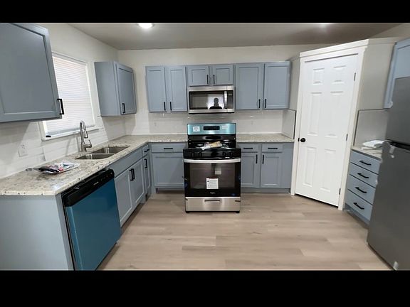 5th image of 1014 Turner St