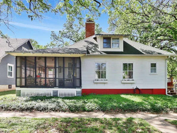 621 E 7th St, Newton, KS 67114