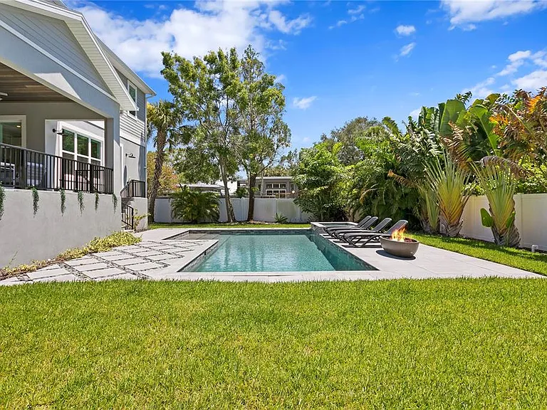 209 S Shore Crest Dr — Photo 10