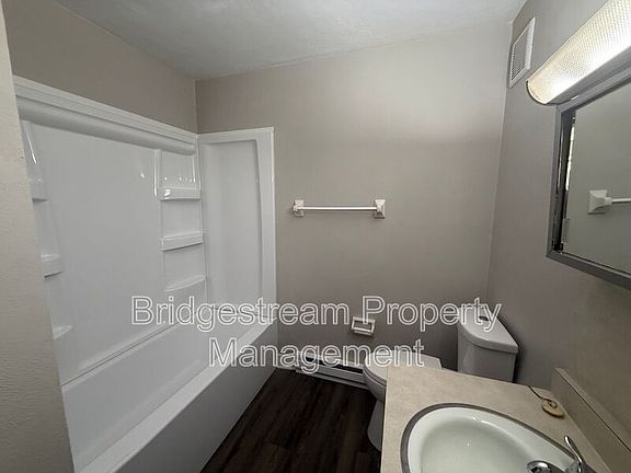 5th image of 85 N Gebhart Church Rd APT B