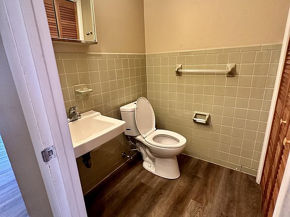 3rd image of 2305 Adams Ave #12