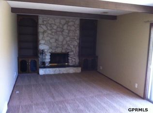 14724 Arbor St, Omaha, NE 68144