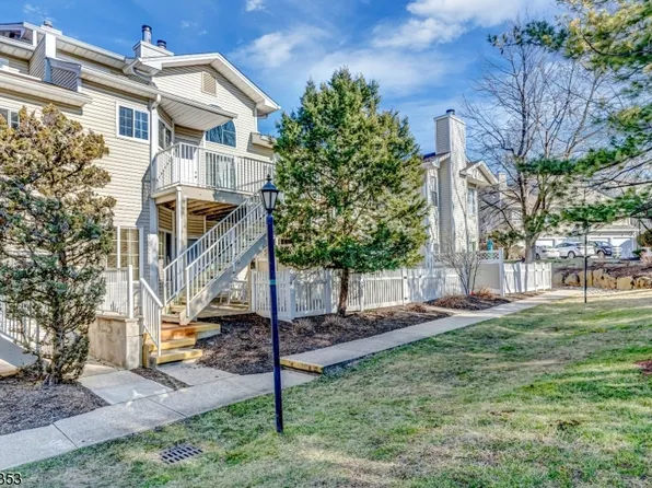 28 Academy Ct, Bedminster Twp., NJ 07921