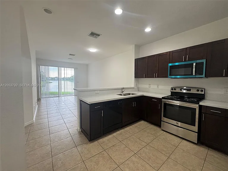 1415 NW 34th Way #1415 — Photo 6