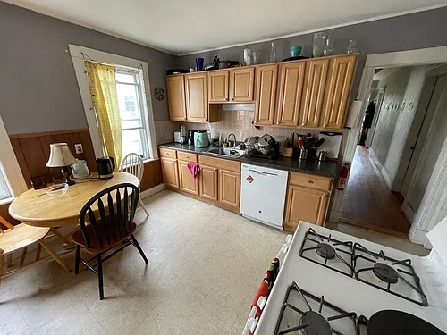 18 Lincoln Pkwy #2A Photo 1