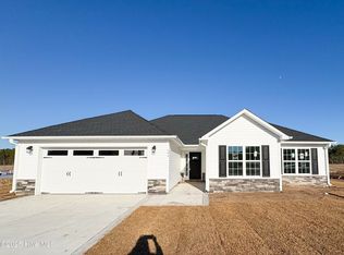 604 Carmel Dr, Sneads Ferry, NC 28460