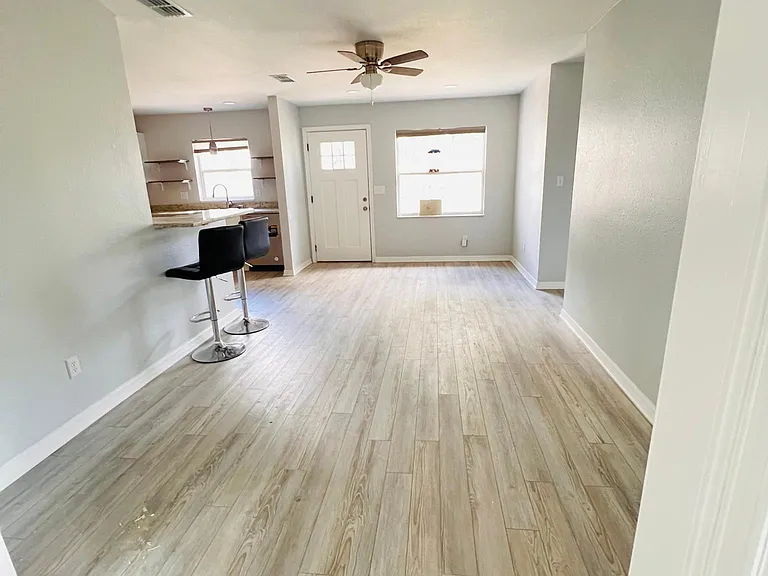 738 N Lorri Ave — Photo 10