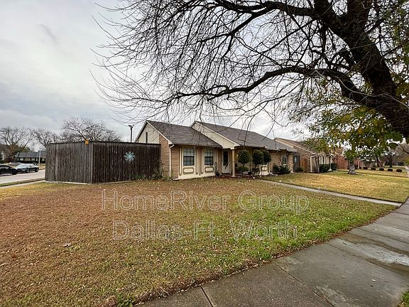 3rd image of 515 English Oak Dr