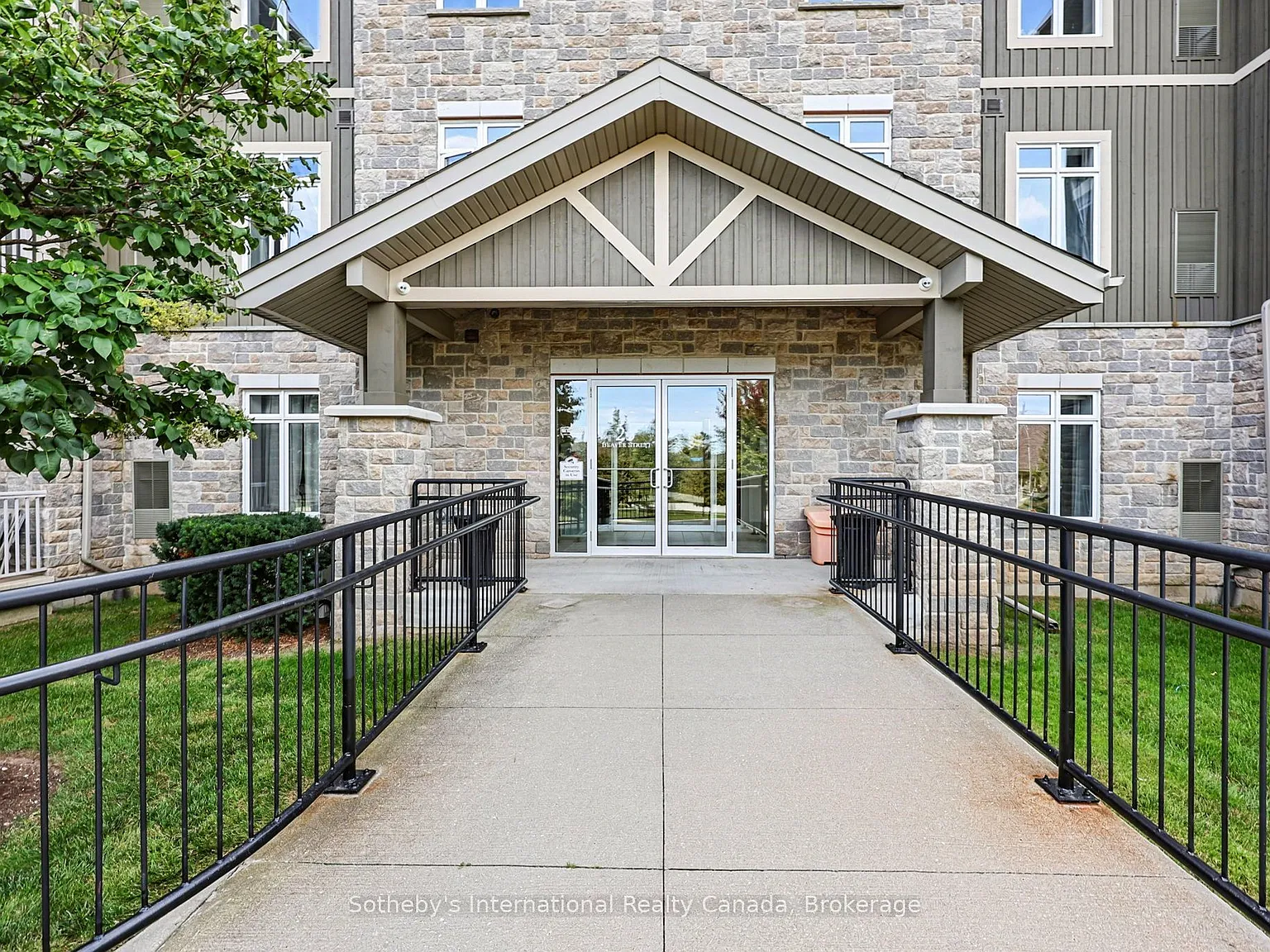 2 bed, $2,800 — Photo 2