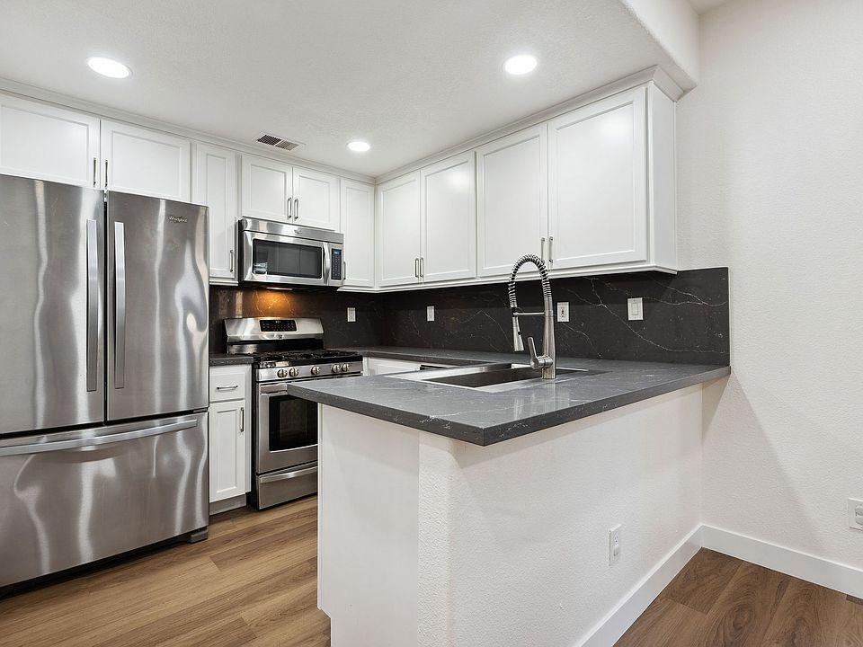 Updated Kitchen with granite counters and Stainless Steel Appliances