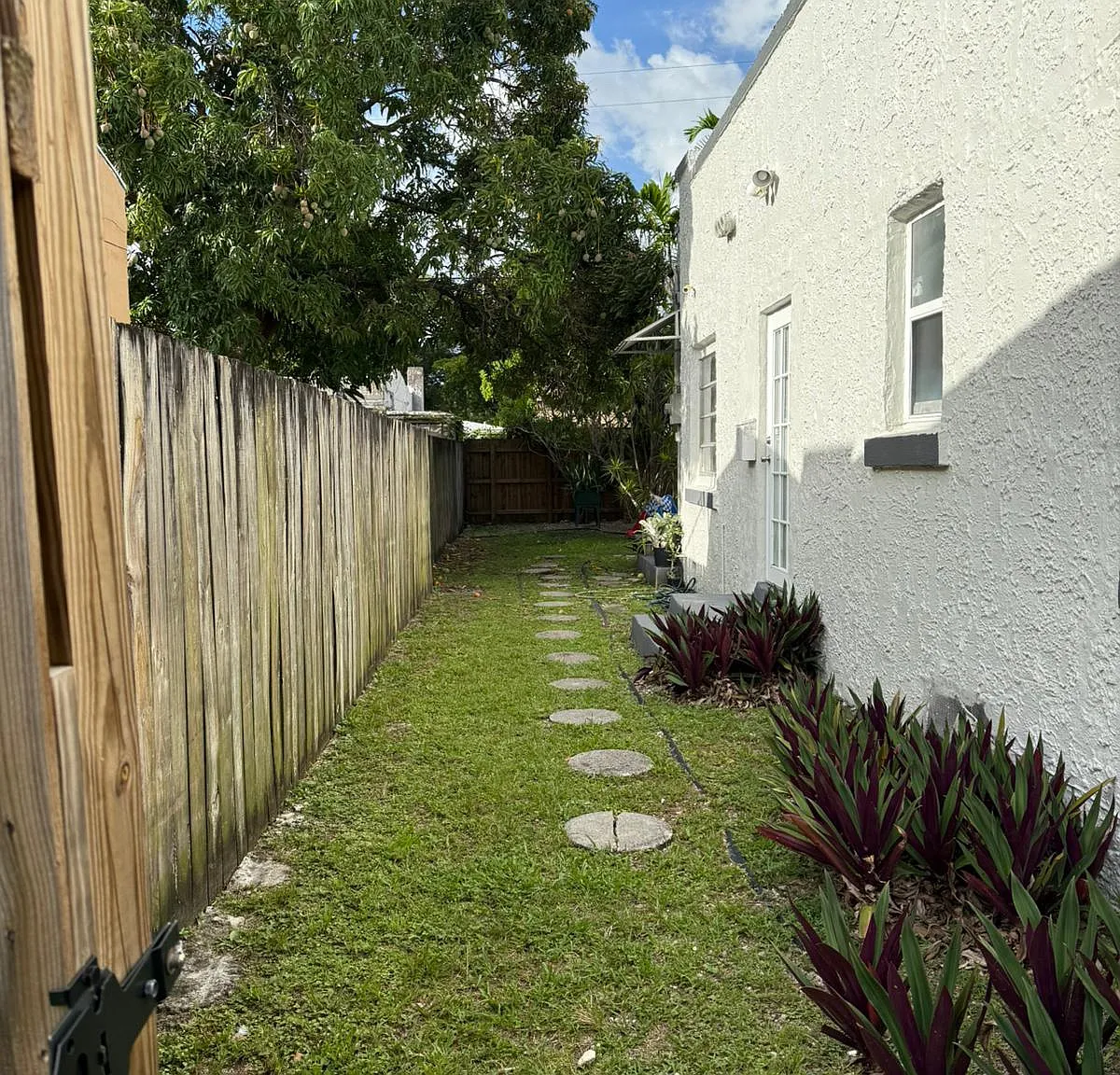 928 NW 47th St — Photo 1
