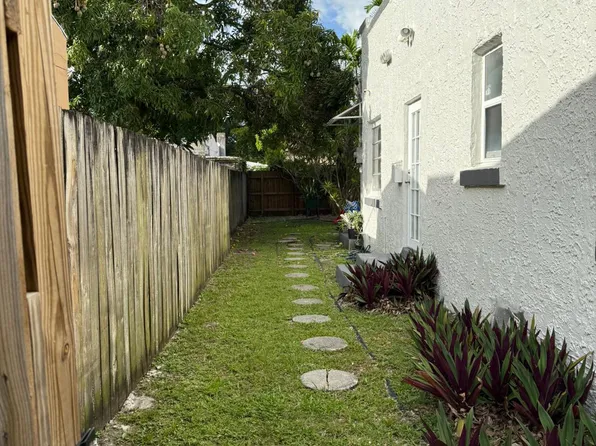928 NW 47th St, Miami, FL