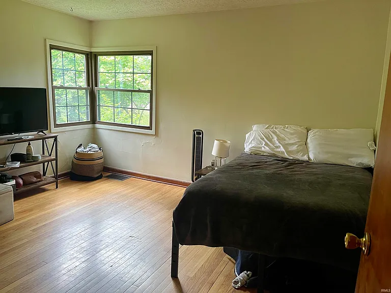 417 S Swain Ave — Photo 9