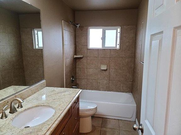 5th image of 3521 Town Ct APT 4